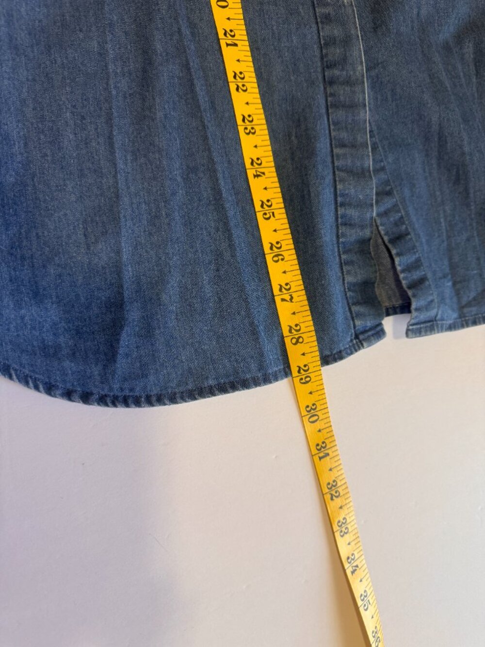 Liz Claiborne LizWear Chambray Hidden Button Ruched Shirt Women's XL Blue - Picture 4 of 10
